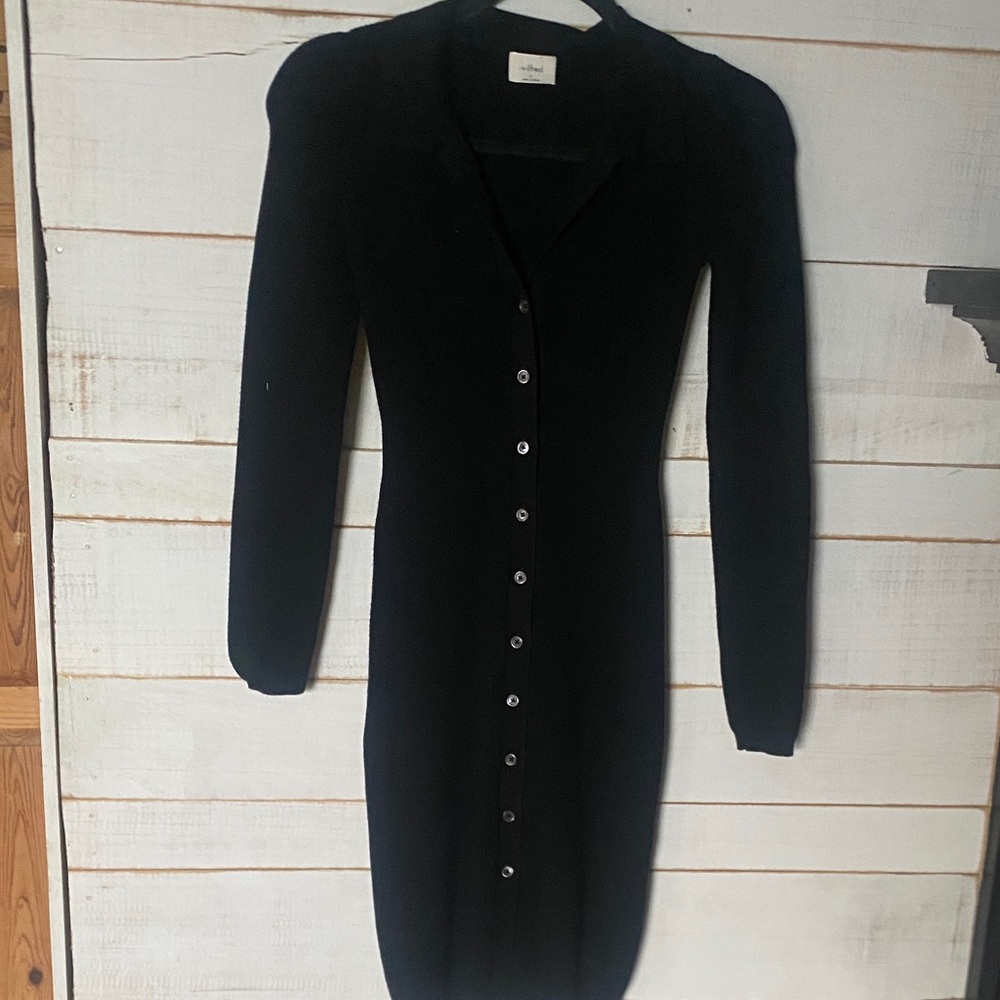 Wilfred Classic Black Long-Sleeve Button-Front Knit Dress